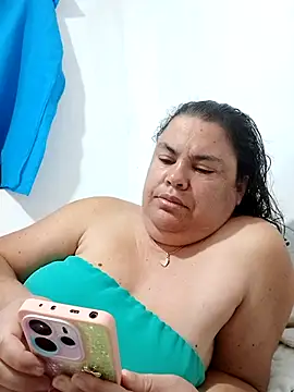 Snapshot of yaneth_ chatting on November 3, 2025, 10:38 am yaneth  online show from November 3, 2025, 10:38 am