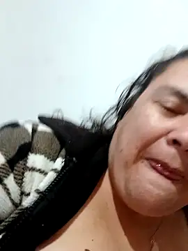 yaneth  online show from December 21, 2025, 11:23 pm