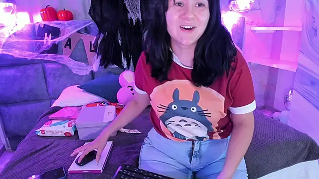 harimoon1 online show from October 8, 2025, 1:03 am