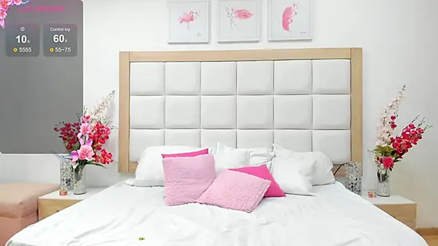 MiaBlakeee online show from October 19, 2025, 6:19 pm