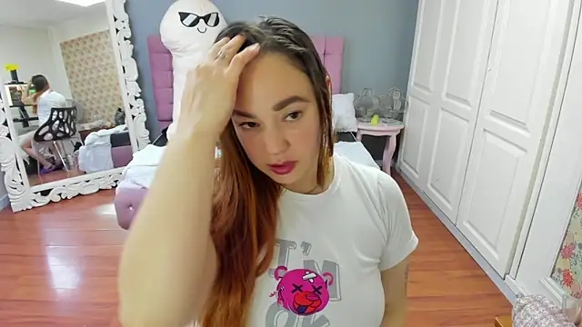 Tammy parker  online show from September 25, 2025, 4:38 am