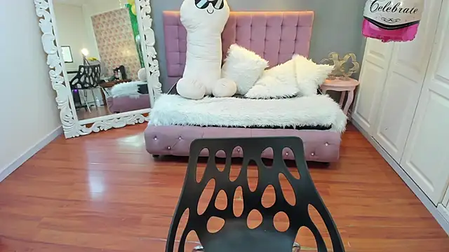 Tammy parker  online show from October 2, 2025, 4:30 am