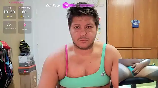 Snapshot of Badeanzug chatting on September 14, 2025, 7:24 pm Badeanzug online show from September 14, 2025, 7:24 pm