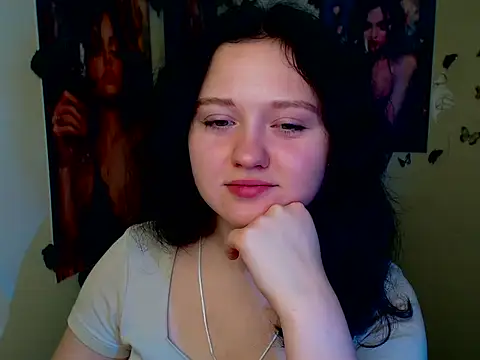 LadyAlice  online show from November 5, 2025, 7:08 am