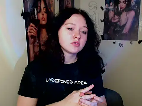 LadyAlice  online show from November 18, 2025, 7:13 am