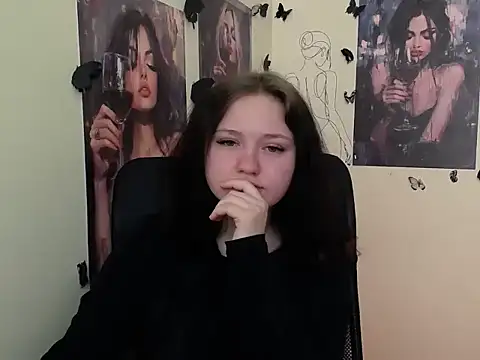 LadyAlice  online show from April 27, 2026, 6:11 am