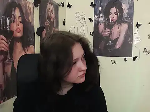 LadyAlice  online show from April 28, 2026, 6:29 am