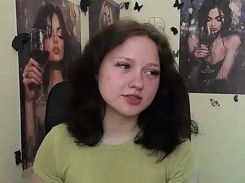 LadyAlice  online show from May 5, 2026, 6:21 am
