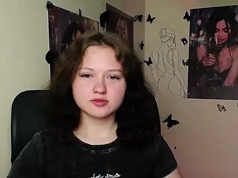 LadyAlice  online show from June 16, 2026, 5:54 am