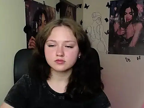 LadyAlice  online show from June 24, 2026, 6:07 pm