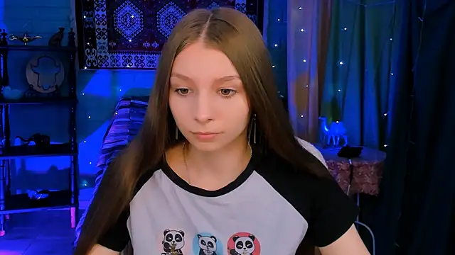 JulieDaniel online show from June 10, 2026, 4:12 am