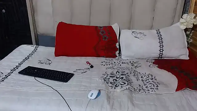 SexyChantyBabe25 online show from January 14, 2026, 12:33 pm