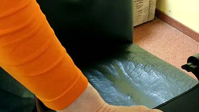 k74robert online show from April 10, 2026, 1:38 pm