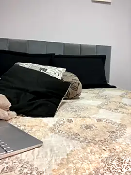 AlineMaria online show from September 10, 2025, 10:37 am