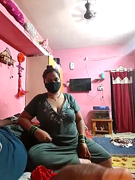 biggbobbsgirl online show from May 10, 2026, 6:35 pm