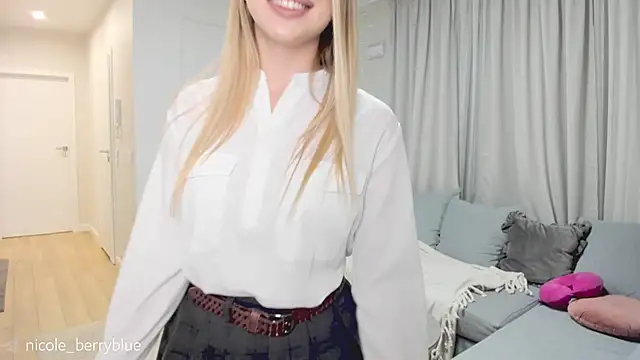 Snapshot of nicole_blueberry chatting on September 29, 2025, 8:24 pm nicole blueberry online show from September 29, 2025, 8:24 pm