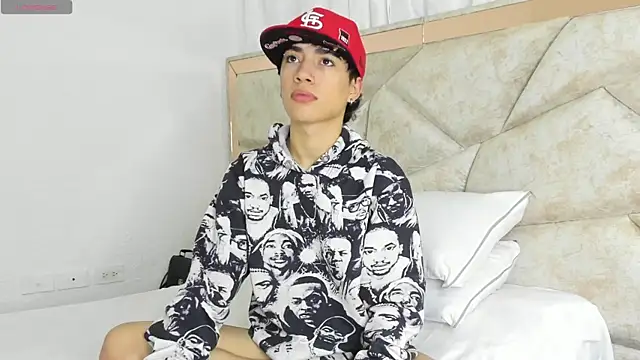 Thiago Divine  online show from September 18, 2025, 1:35 pm