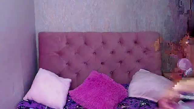 Snapshot of laurenelove chatting on September 9, 2025, 3:06 am laurenelove online show from September 9, 2025, 3:06 am