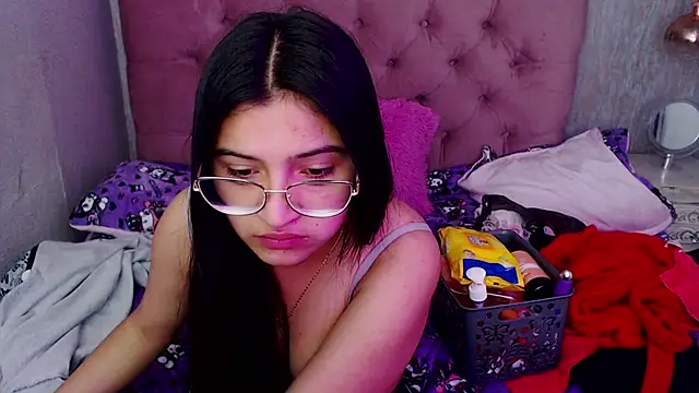 Snapshot of laurenelove chatting on September 10, 2025, 2:11 am laurenelove online show from September 10, 2025, 2:11 am