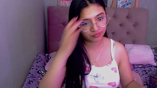 Snapshot of laurenelove chatting on September 11, 2025, 2:55 am laurenelove online show from September 11, 2025, 2:55 am