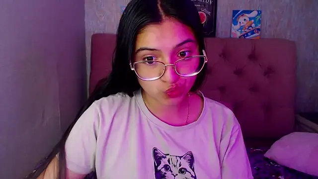 Snapshot of laurenelove chatting on September 14, 2025, 12:32 am laurenelove online show from September 14, 2025, 12:32 am