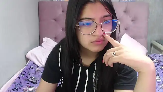 Snapshot of laurenelove chatting on September 20, 2025, 2:56 am laurenelove online show from September 20, 2025, 2:56 am