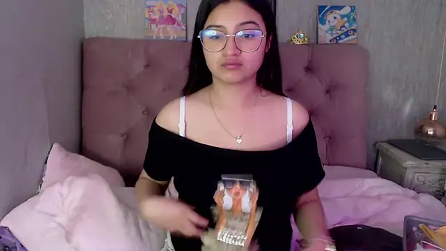 Snapshot of laurenelove chatting on September 26, 2025, 4:38 am laurenelove online show from September 26, 2025, 4:38 am
