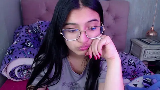 Snapshot of laurenelove chatting on October 7, 2025, 2:42 am laurenelove online show from October 7, 2025, 2:42 am