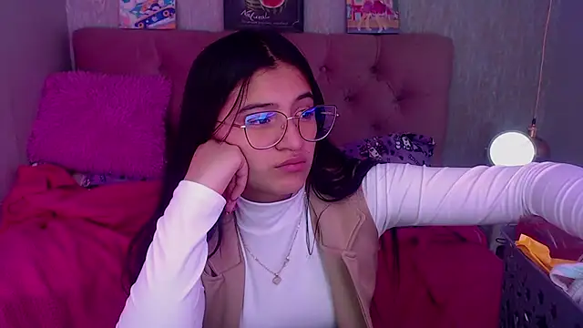 Snapshot of laurenelove chatting on October 11, 2025, 3:39 am laurenelove online show from October 11, 2025, 3:39 am