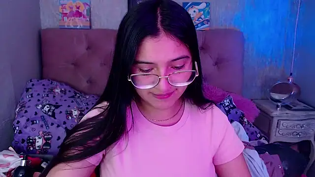 Snapshot of laurenelove chatting on October 12, 2025, 2:54 am laurenelove online show from October 12, 2025, 2:54 am