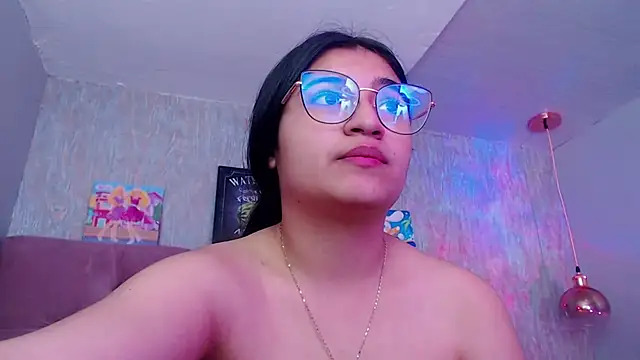 Snapshot of laurenelove chatting on October 13, 2025, 3:39 am laurenelove online show from October 13, 2025, 3:39 am