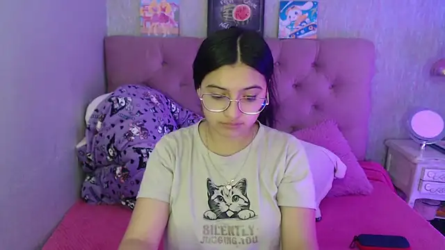 Snapshot of laurenelove chatting on October 15, 2025, 3:06 am laurenelove online show from October 15, 2025, 3:06 am