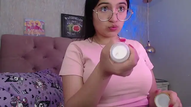 Snapshot of laurenelove chatting on October 21, 2025, 3:51 am laurenelove online show from October 21, 2025, 3:51 am