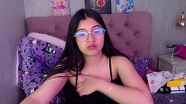 Snapshot of laurenelove chatting on October 24, 2025, 4:20 am laurenelove online show from October 24, 2025, 4:20 am