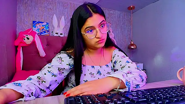 laurenelove online show from November 26, 2025, 4:02 am