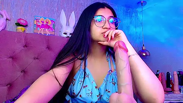 laurenelove online show from December 22, 2025, 3:47 am