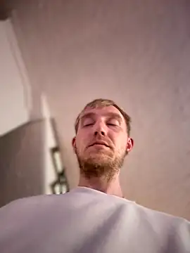 Snapshot of RollingGirlsXXX chatting on October 8, 2025, 6:16 pm RollingGirlsXXX online show from October 8, 2025, 6:16 pm