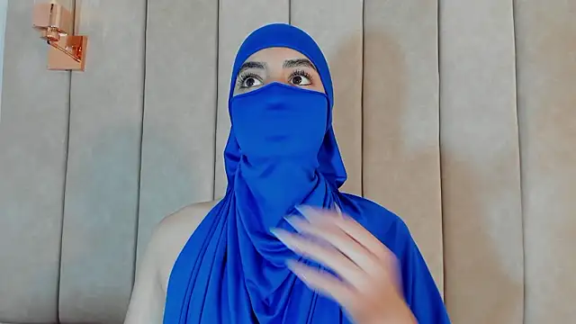 Snapshot of nayiraa_ chatting on March 4, 2026, 9:21 pm nayiraa online show from March 4, 2026, 9:21 pm