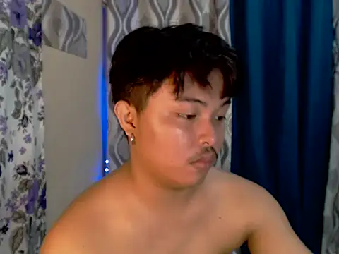 Snapshot of Lustfulljohnx chatting on June 19, 2026, 12:53 pm Lustfulljohnx online show from June 19, 2026, 12:53 pm