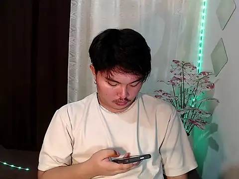 Snapshot of Lustfulljohnx chatting on July 9, 2026, 12:53 pm Lustfulljohnx online show from July 9, 2026, 12:53 pm