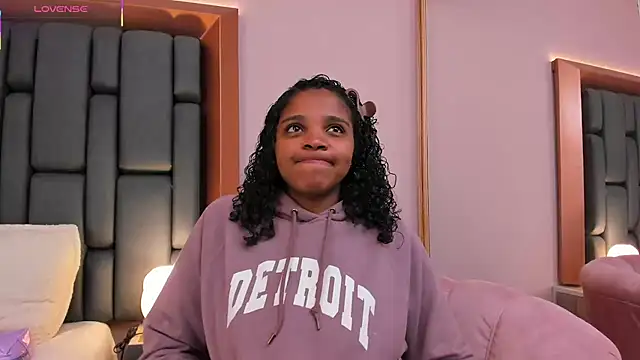 LisaMendez online show from February 6, 2026, 4:06 am