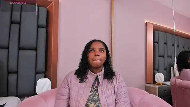 LisaMendez online show from February 12, 2026, 3:56 am