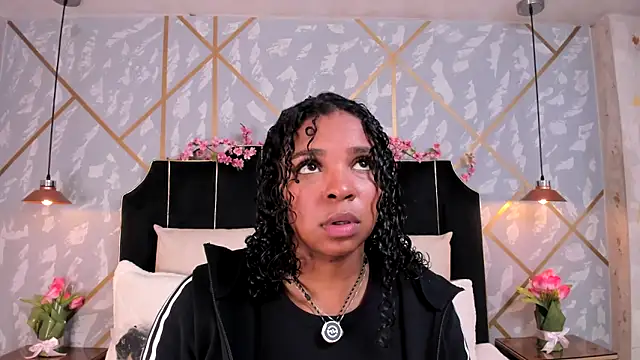 LisaMendez online show from May 3, 2026, 4:18 am