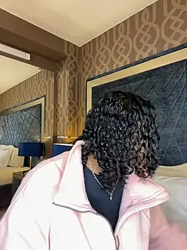 Snapshot of LisaMendez chatting on June 19, 2026, 4:17 am LisaMendez online show from June 19, 2026, 4:17 am