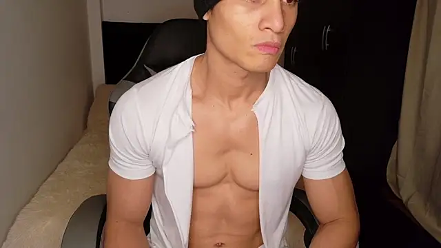 stylish men online show from October 23, 2025, 12:04 pm