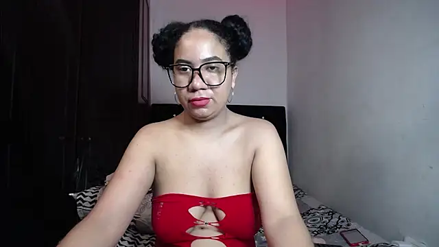 Kristynsmith online show from September 12, 2025, 3:39 am