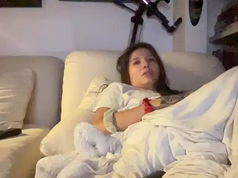 dddasani online show from October 12, 2025, 2:21 am