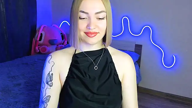 Snapshot of LaraKrein_lk chatting on October 13, 2025, 1:33 pm LaraKrein lk online show from October 13, 2025, 1:33 pm