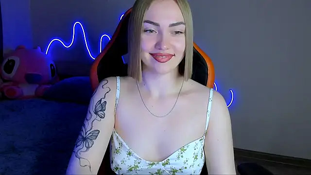 Snapshot of LaraKrein_lk chatting on October 22, 2025, 7:35 pm LaraKrein lk online show from October 22, 2025, 7:35 pm