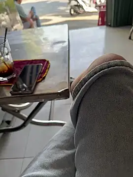 sharon-Hanna online show from December 16, 2025, 1:32 am